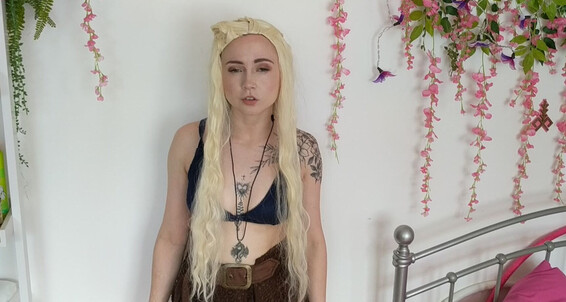 Cosplay, Role Play, Solo Female, Striptease, Teens evaray daenerys targaryen cosplay ManyVids
