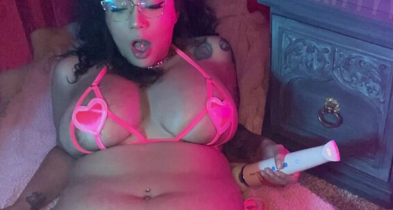 Badkittyyy Squirting For My Fuck Machine