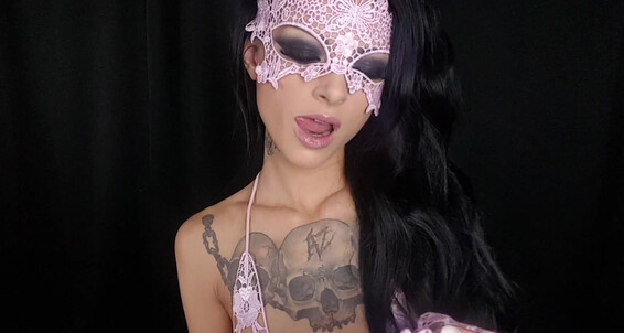 Bra & Panties, Lace/Lingerie, Strip Tease, Pee kimberveilsaz lingerie modeling and p-- in the shower ManyVids