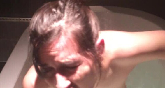 Bathtub Fetish, Dirty Talking, Finger Fucking cleolane having fun in the bath ManyVids