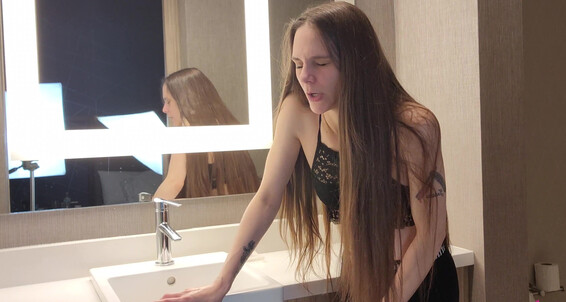 4k, desperation, female desperation, pee, toilet fetish 4k hurry up before i pee myself Manyvids