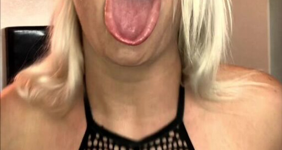 "Paula1817" blonde, fetish, jerk off instruction, joi, solo female jerk it for this bimbo joi Manyvids