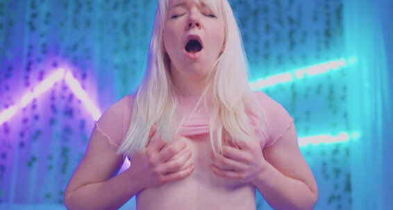 "Jolie Lyon" daddys girl, dirty talking, family, role play, taboo dad gets rough with my bf then takes me Manyvids